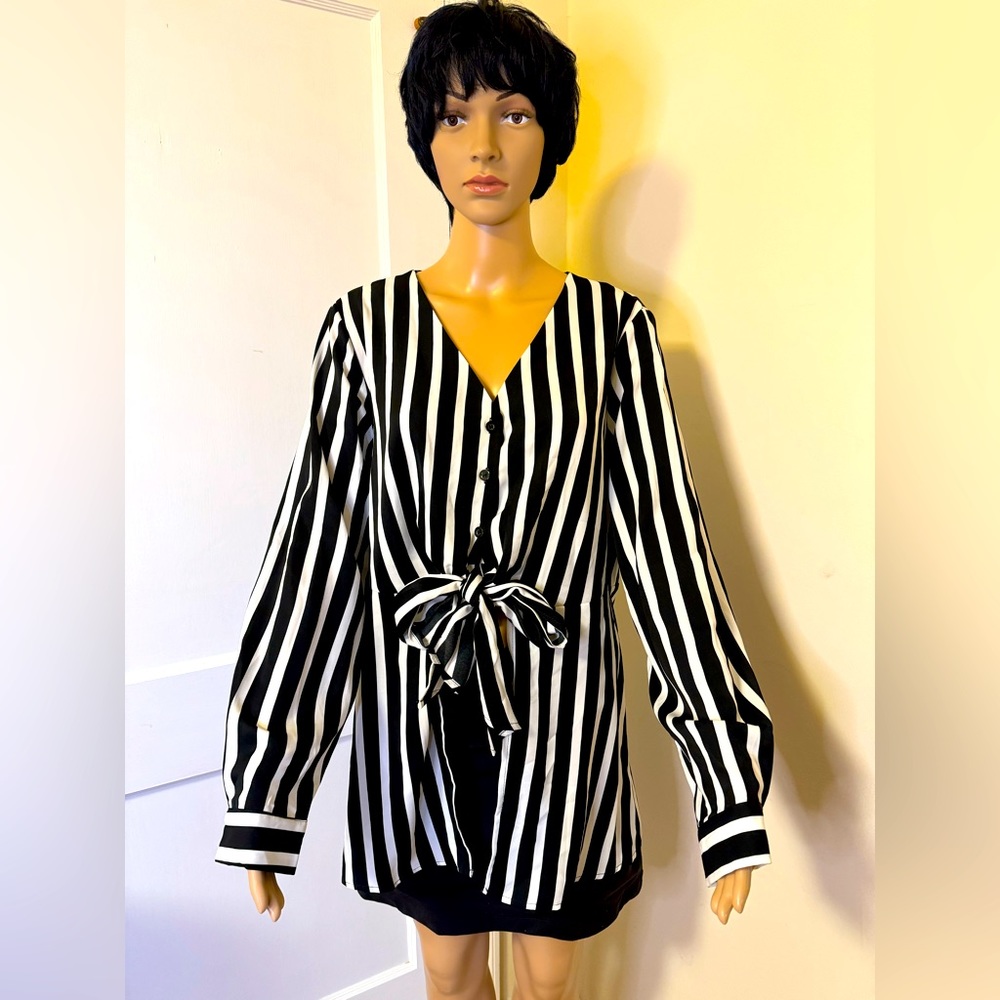 SHEIN - Women Front Longline Blouse - Size XL